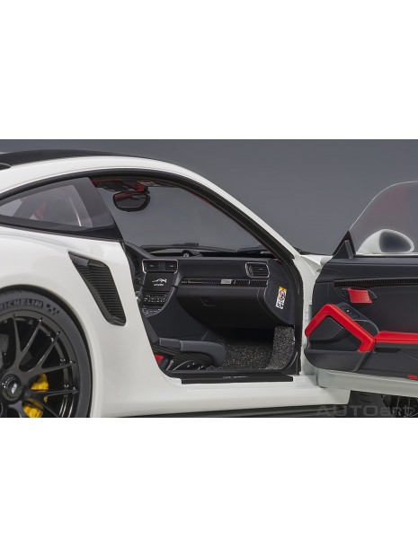 Porsche 911 GT2RS Weissach Package 1/18 AUTOart AUTOart - 13