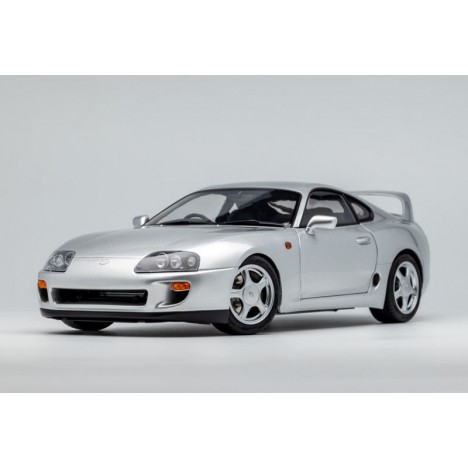 Toyota Supra (A80) 1/18 LCD-modellen - 1