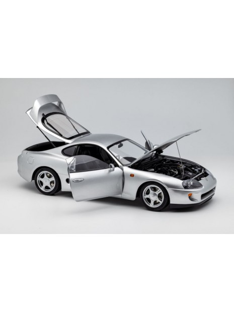 Toyota Supra (A80) 1/18 LCD-modellen - 18