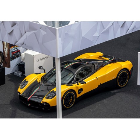 Pagani Utopia (Giallo Ginevra) 1/18 BBR BBR Models - 1