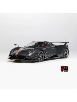 Pagani Huayra Roadster BC (Carbon) 1/18 LCD Models LCD Models - 1