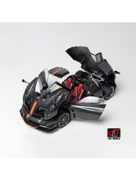 Pagani Huayra Roadster BC (Carbon) 1/18 LCD Models LCD Models - 2