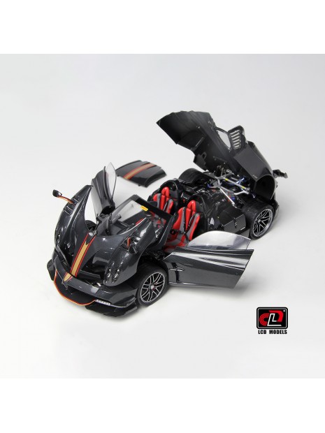 Pagani Huayra Roadster BC (Carbon) 1/18 LCD Models LCD Models - 2