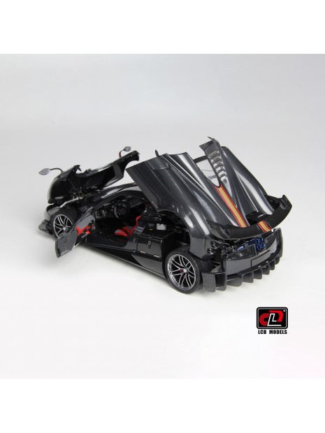 Pagani Huayra Roadster BC (Carbon) 1/18 LCD Models LCD Models - 8