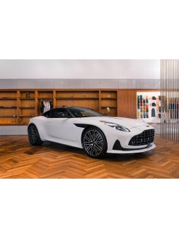 Aston Martin DB12 (Zenith White) 1/18 Motorhelix Motorhelix - 1