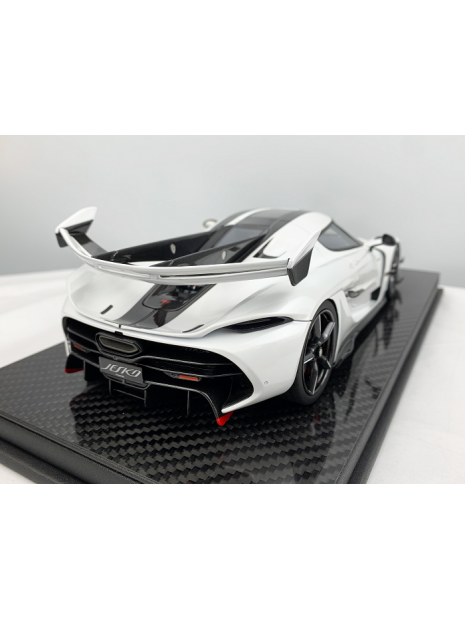 Koenigsegg Jesko (Kristalwit) 1/18 FrontiArt FrontiArt - 3