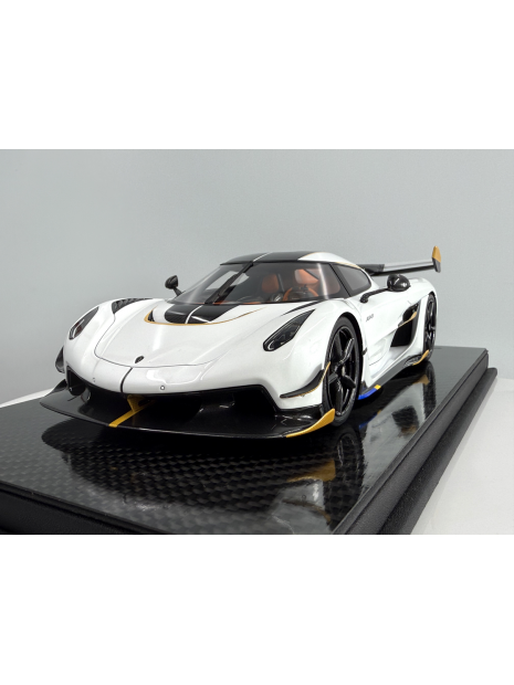 Koenigsegg Jesko (Crystal White) 1/18 FrontiArt FrontiArt - 1