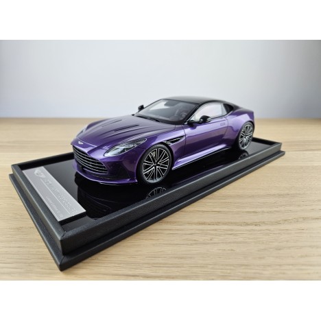 Aston Martin DB12 (Digital Violet) 1/18 Motorhelix Motorhelix - 1