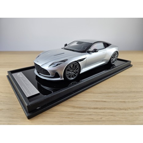 Aston Martin DB12 (Lightning Silver) 1/18 Motorhelix Motorhelix - 2