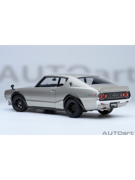 Nissan Skyline 2000 GT-R 1973 (KPGC110) tuned vers. 1/18 AUTOart AUTOart - 24