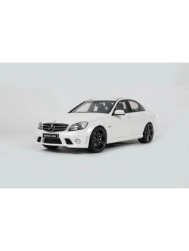 Mercedes-Benz C63 AMG (Diamond White) 1/18 GT Spirit GT Spirit - 1